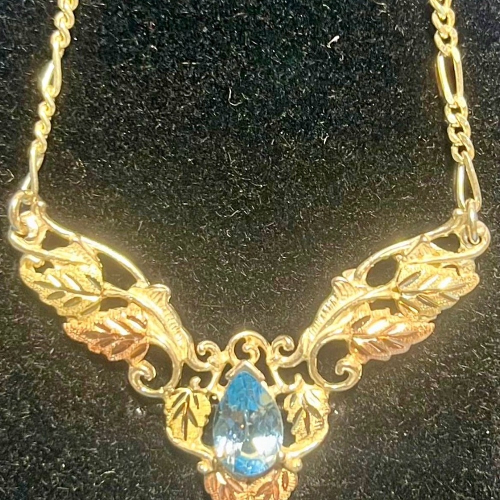 Mt. Rushmore Brand Black Hills Gold necklace with Swiss Topaz stone
